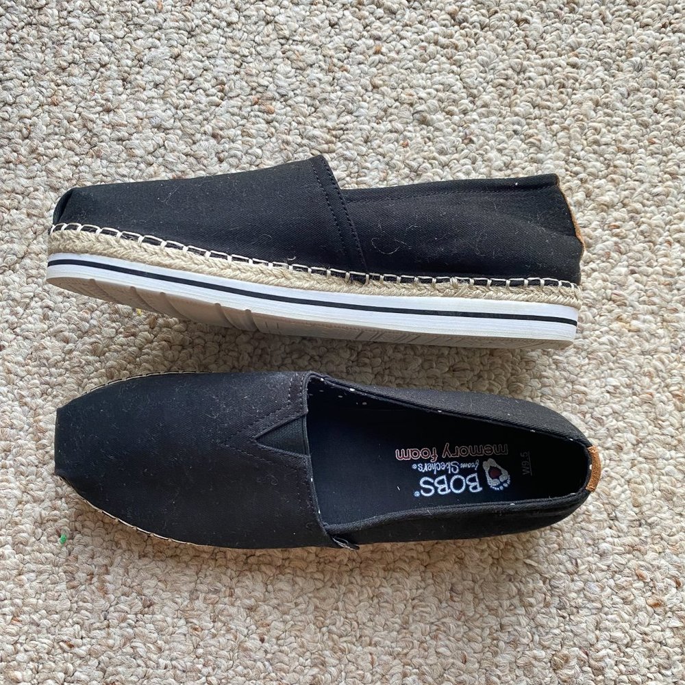 Bob's Sketchers Memory Foam Wide Size 9.5